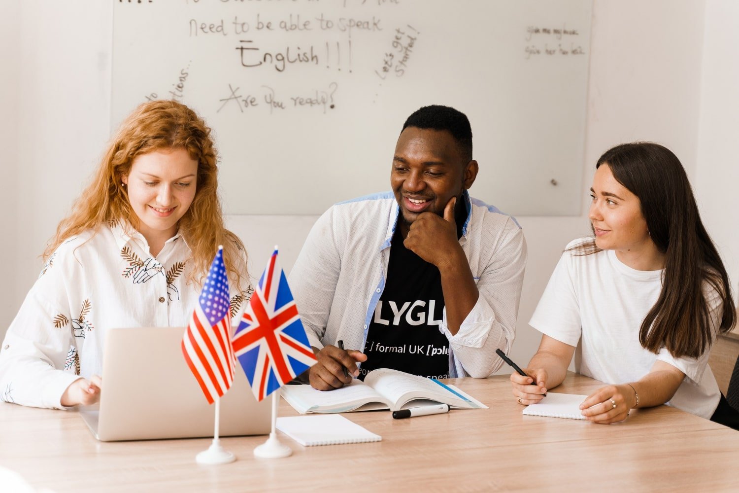 Consejos para ayudar a tu hijo a sobresalir en sus clases de inglés en la academia