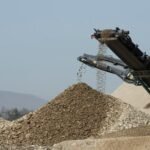 Maquinaria de Machaqueo Móvil vs. Fija: Ventajas y Desventajas en la Industria de la Construcción